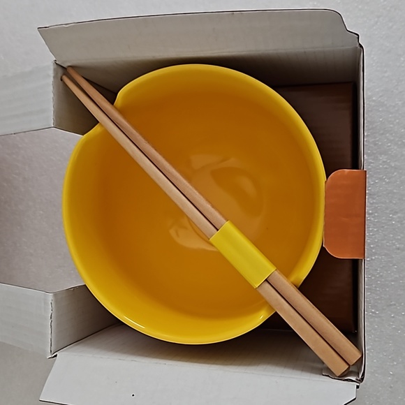 NIB Ramen Noodle Bowl w/Chopsticks - Picture 4 of 7